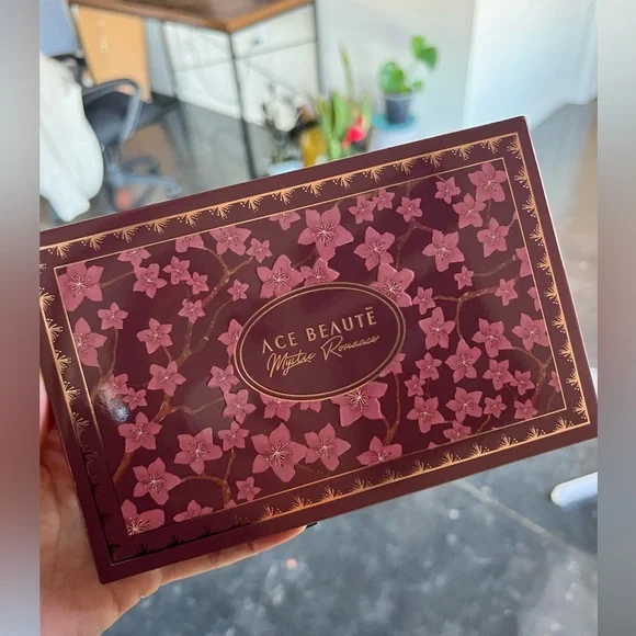 ACE BEAUTĒ Mystic Romance Eyeshadow Palette - Picture 2 of 3